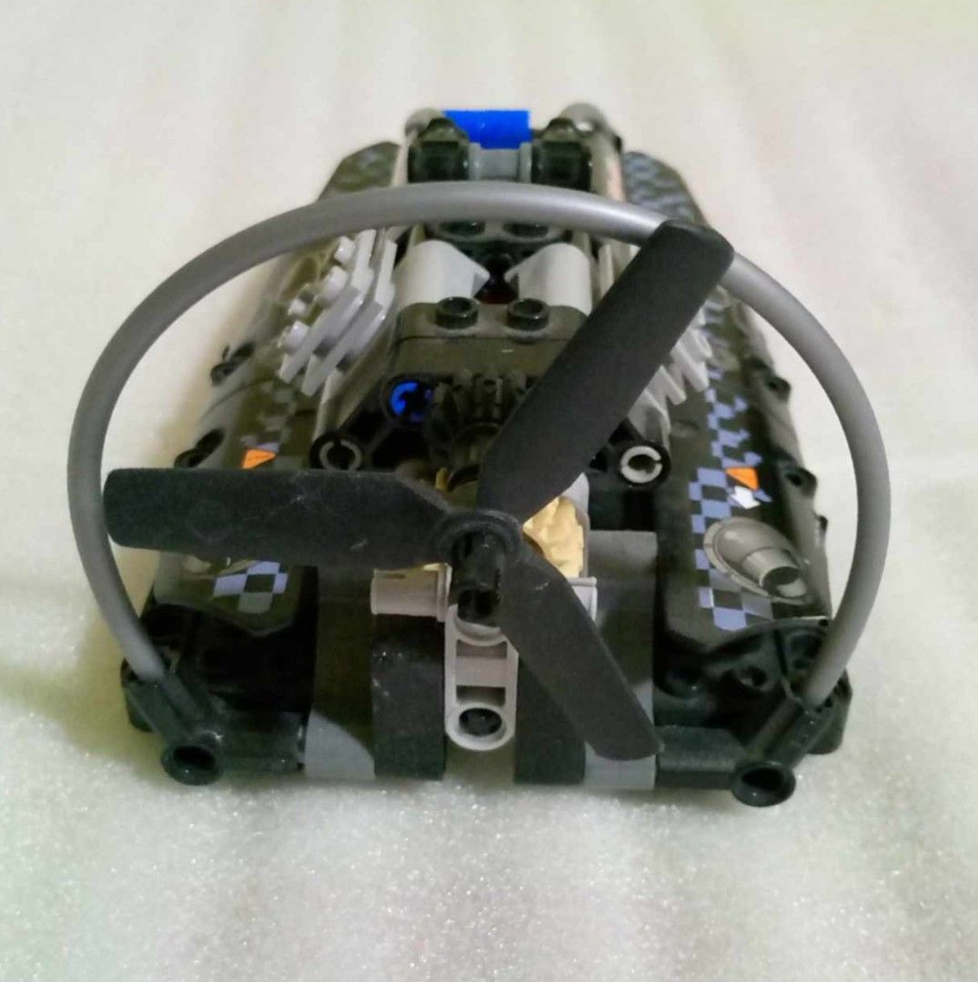 Lego Technic Hovercraft (Category: Lego & Building Sets) located in Pasig City. Submitted by liezel-liezel (Listing ID 1350948713, Image 2). Description: As is NO BOX NO MANUAL Pasig City location Shipping at your ezpense.