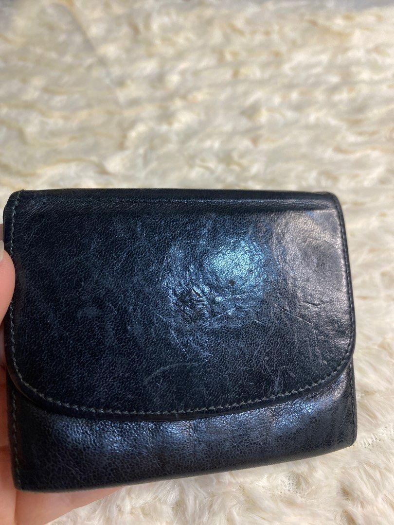 loewe card coin case (Category: Luxury Bags & Wallets) located in Antipolo. Submitted by prelovedcloseta (Listing ID 1287735212, Image 1). Description: auth loewe vintage coin / card/ wallet black leather preloved no major issues .