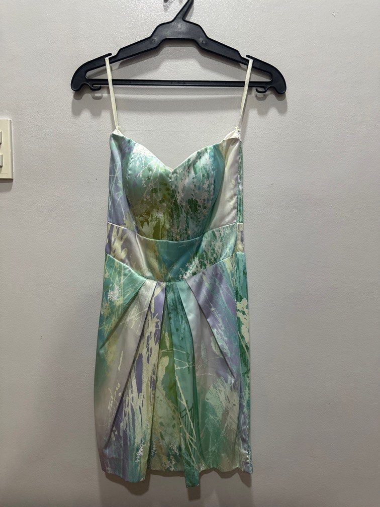 Mel Orlina Printed silk dress (Category: Dresses) located in Pasay City. Submitted by mpreloved57 (Listing ID 1351001136, Image 1). Description: Super nice in actual.