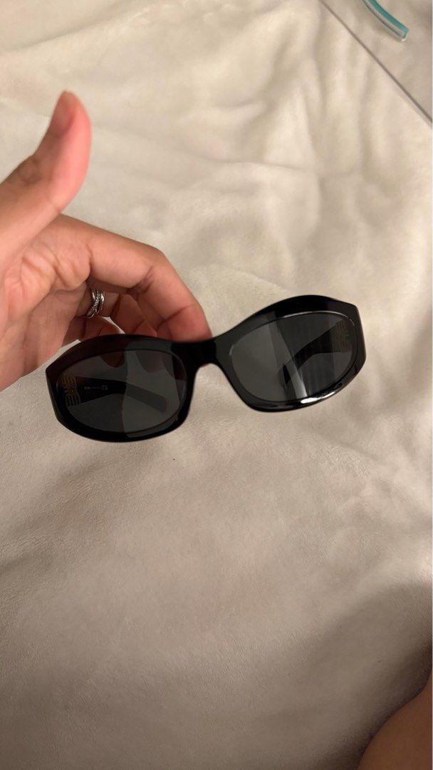 Miu Miu Shades (Category: Luxury Bags & Wallets) located in Malolos. Submitted by zai_g (Listing ID 1351040559, Image 2). Description: Inclusions: ✅ Box ✅ Dust Bag ✅ Authenticity Card RTS: Need to upgrade ☺️ .