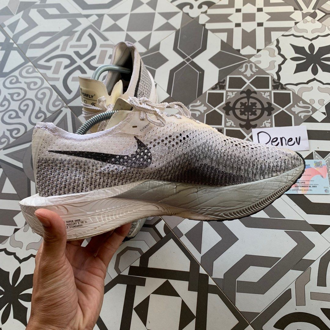 Nike Vaporfly 3 (Category: Sneakers) located in Santo Tomas. Submitted by denev17 (Listing ID 1350972247, Image 3). Description: NIKE VAPORFLY 3 SIZE 9.5US 43EUR VERYGOOD CONDITION NO MAJOR ISSUES 2500.
