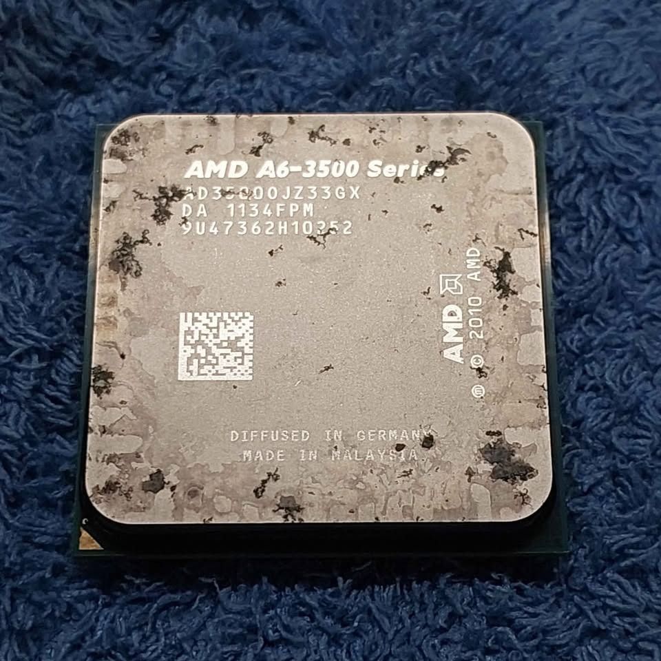 Old AMD processors TAKE ALL! (Category: Computer Parts) located in Mandaluyong City. Submitted by kuya.marks.retro.gadgets (Listing ID 1351019689, Image 1). Description: Selling my old AMD processors TAKE ALL! *check pics for exact model and pin conditions Mandaluyong area near JRU.