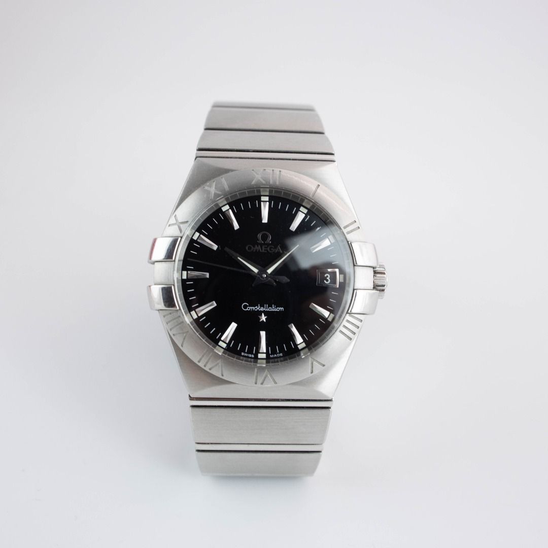 Omega Constellation (Category: Luxury Watches) located in Las Pinas. Submitted by collectiblewatchesmanila (Listing ID 1351034644, Image 1). Description: Omega Constellation The especially dramatic and enduring design concept of the OMEGA Constellation line is characterized by its famous “Griffes”, or claws, and striking dials. This model features a black dial with a date window at the 3 o’clock position and a scratch-resistant sapphire crystal. 