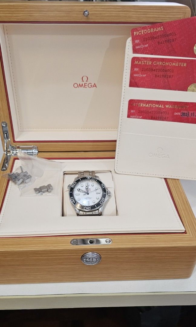Omega Seamaster professional 300 "Great white" (Category: Luxury Watches) located in Manila. Submitted by ianpalabyab (Listing ID 1350923257, Image 1). Description: production date 2023. 5 year warranty until 2028 complete set. With box, cards. hard to find watch. bought i. AD JAPAN.
