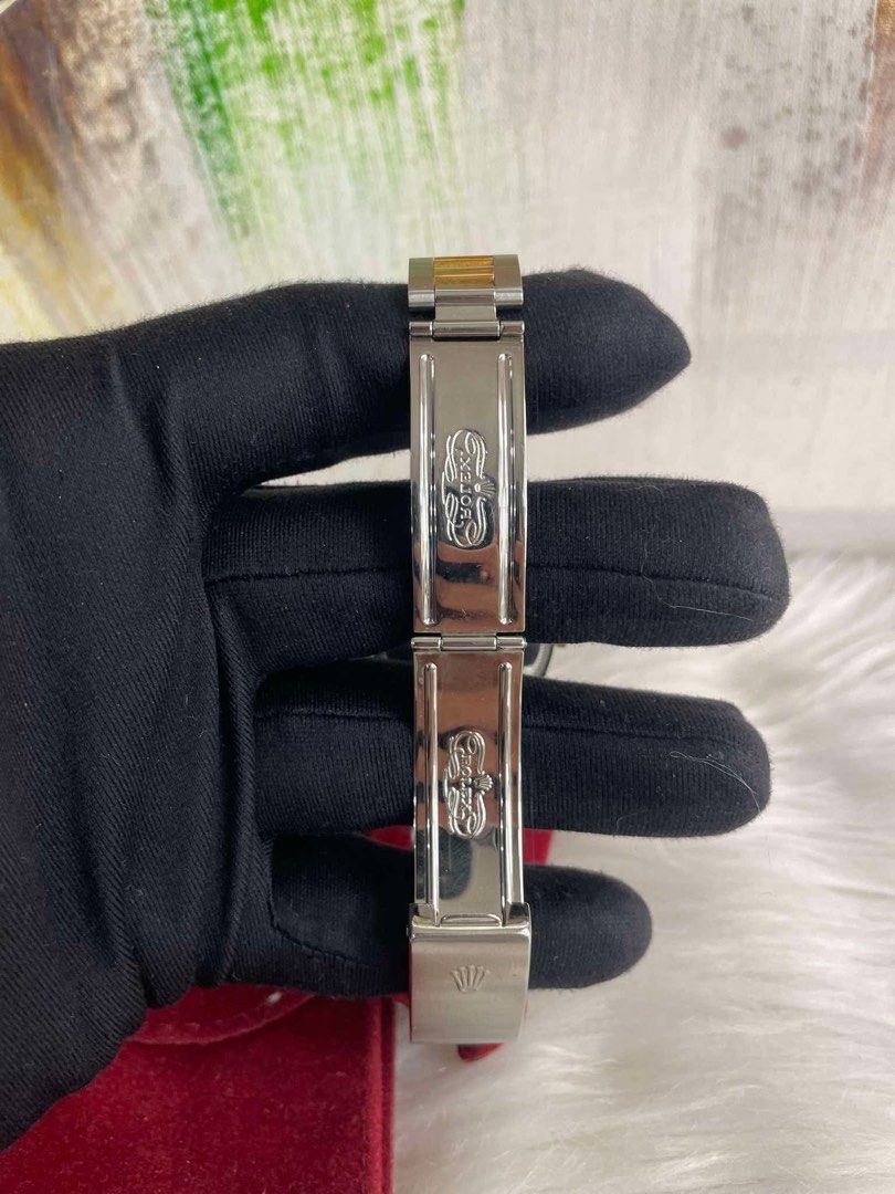 Original Rolex 31mm (Category: Luxury Watches) located in Paranaque City. Submitted by glenjonluxuryfinds2 (Listing ID 1350972306, Image 2). Description: 31MM Two tone No date .