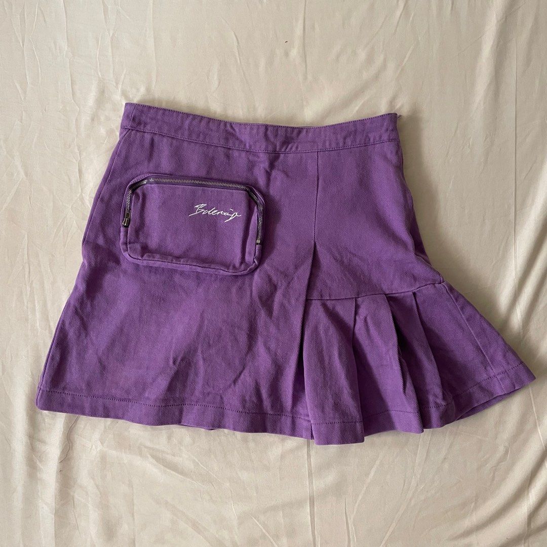 Purple Y2K Pleated Skirt (Category: Skirts) located in Mandaluyong City. Submitted by mikeylestrange (Listing ID 1351021268, Image 1). Description: Fits S-M.