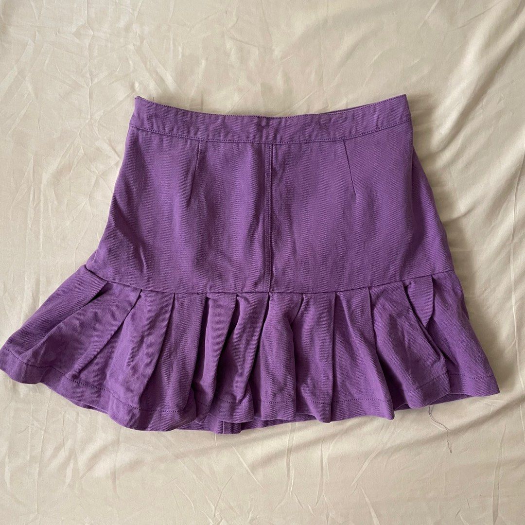 Purple Y2K Pleated Skirt (Category: Skirts) located in Mandaluyong City. Submitted by mikeylestrange (Listing ID 1351021268, Image 2). Description: Fits S-M.