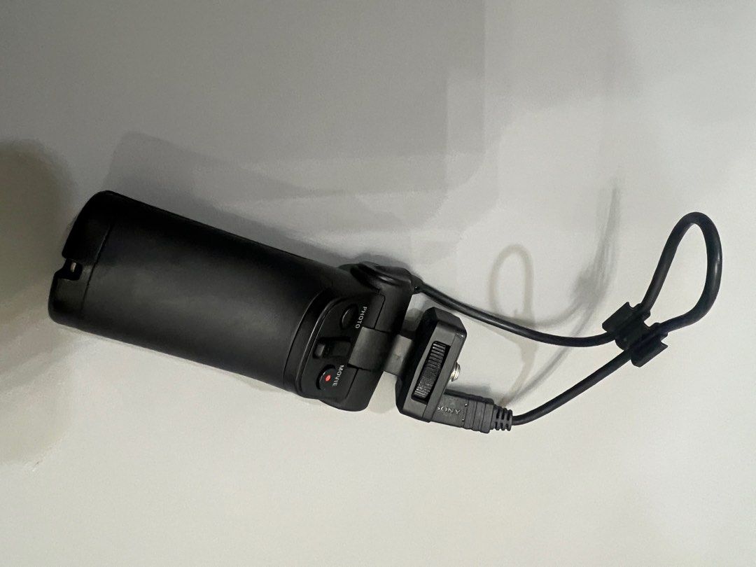 Sony Vlogging Grip VCT-SGR1 (Category: Tripods & Monopods) located in Manila. Submitted by estai (Listing ID 1351074563, Image 3). Description: Sony Vlogging Grip VCT-SGR1 Used on my Sony Rx100 m3.