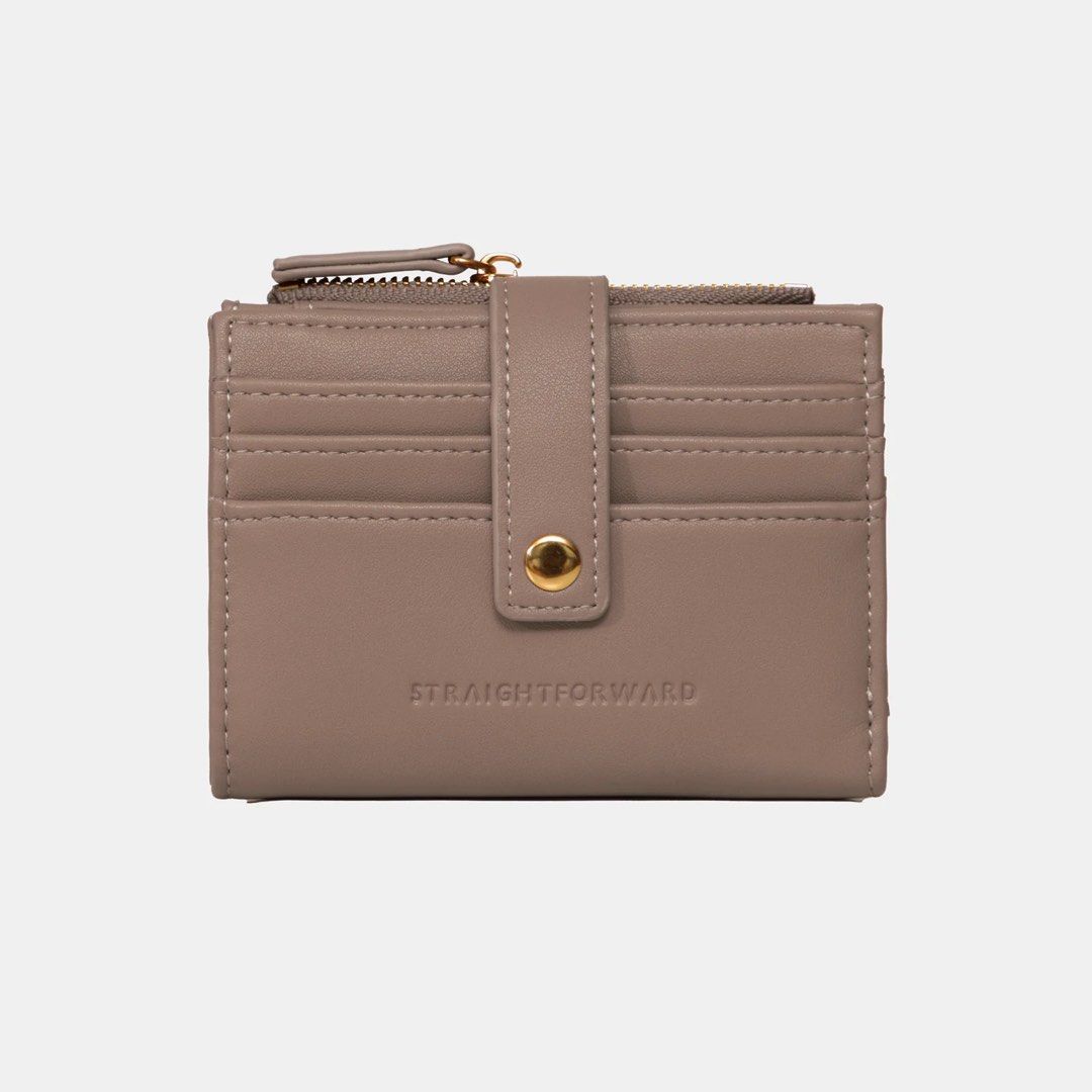 Straightforward Toru Sling Bag & DVL Artemis Wallet (Category: Cross-body Bags) located in Quezon City. Submitted by exoteenmerch (Listing ID 1350939594, Image 2). Description: Toru Sling bag in Sandstone + DVL Artemis in Dusty Brown = 1,500 Never used and brand new. MOP: BDO, Maribank, GCash MOD: Lalamove, J&T, Meet Ups in QC or Manila (UST/FEU area).