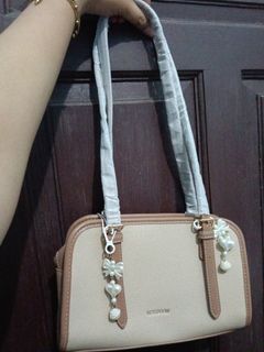 (Kategori: ) berada di . Dikirim oleh novitady46482 (ID iklan 1351054334, Gambar 1). Deskripsi: .