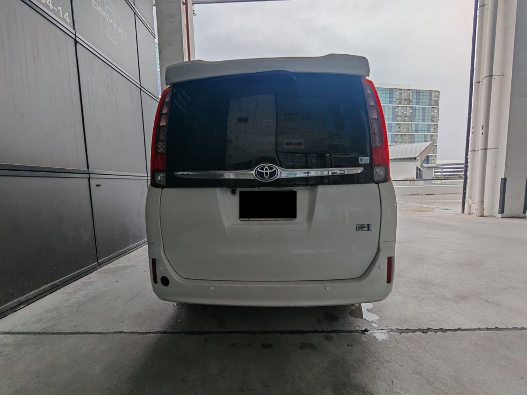 Toyota Noah / Voxy / Nissan Serena - PHV Rental62887424786562112
