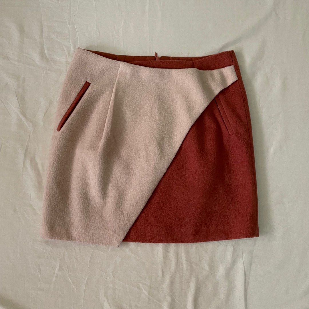 Two-toned Felt Vintage Skirt (Category: Skirts) located in Mandaluyong City. Submitted by mikeylestrange (Listing ID 1350962031, Image 1). Description: Fits S-M.