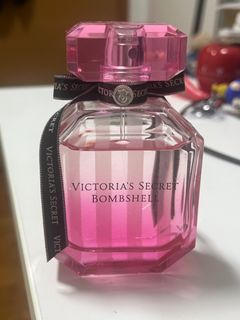 (Category: ) located in . Submitted by obsessedwithperfumes (Listing ID 1351023279, Image 1). Description: .