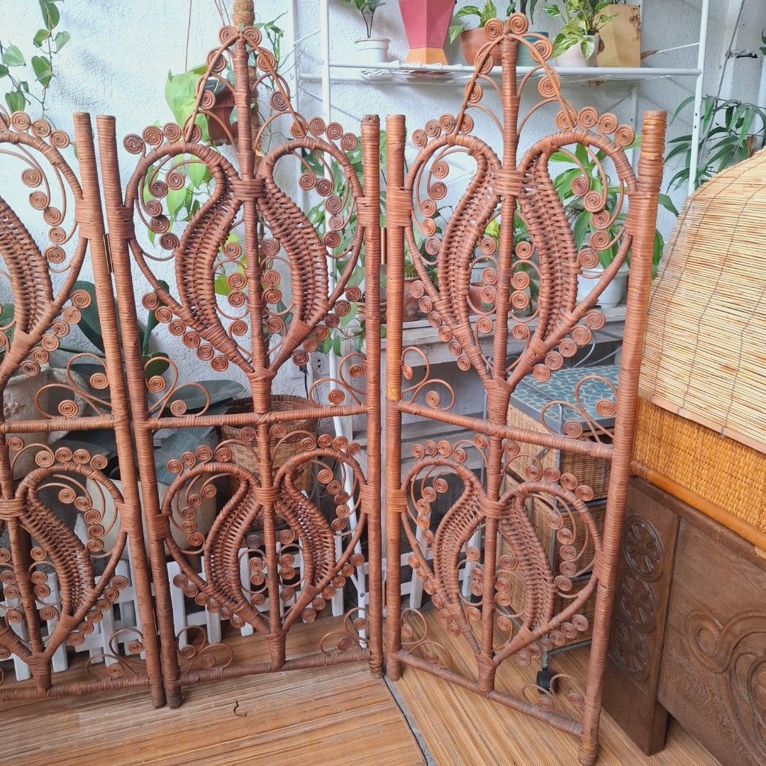 Vintage peacock Low screen room divider partition panel backdrop rattan boho (Category: Wall Decor) located in Dasmarinas. Submitted by millennialmeetsvintage (Listing ID 1350915329, Image 2). Description: ✨CLEARANCE SALE✨ BEFORE: 4800 NOW:2999 last price ♡129 x 45 cm per panel ♡4panels ♡needs revarnishing ♡can be repurposed as wall hanging decor ♡flaw on last 2 photos ♡fragile rattan pieces ♡vintage item, pls manage your expectations ♡bawal s ma