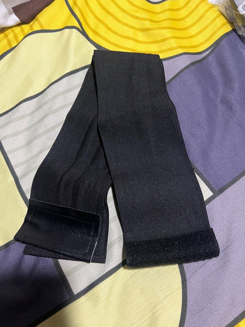 WAIST TRIMMER/TRAINER BAND (Category: Toning & Stretching Accessories) located in Manila. Submitted by https.cheschives (Listing ID 1351017431, Image 1). Description: NEVER BEEN USED, JUST TRIED.