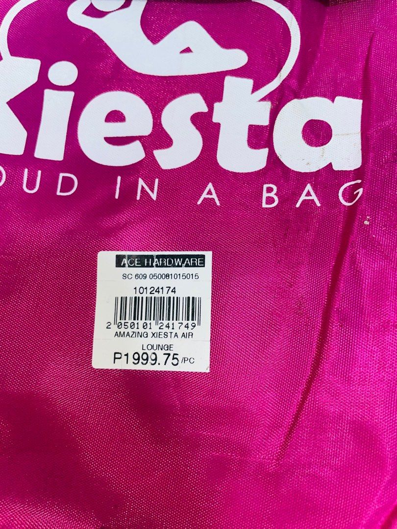 Xiesta Cloud in a Bag (Category: Travel Essentials & Accessories) located in Rodriguez. Submitted by kayietiful (Listing ID 1350992037, Image 3). Description: Hello Future Buyers! 💖 Please read before orders as is where is, actual photos posted po. What you see is what you get. Prices & details indicated in each pictures, color may vary due to lighting. Flaws will be indicated if any, minsan di na po napapansin iba. Items from International box,