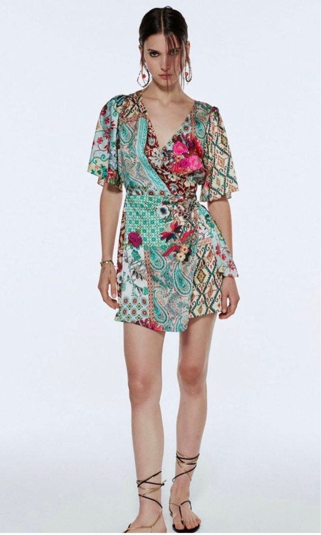 Zara wrap patchwork mini dress (Category: Dresses) located in Quezon City. Submitted by tan__k (Listing ID 1350911897, Image 1). Description: 👌 authentic size XS used once. no flaws very beautiful when worn! Chest 15.3 Waist 13.4 Hip 17.3.