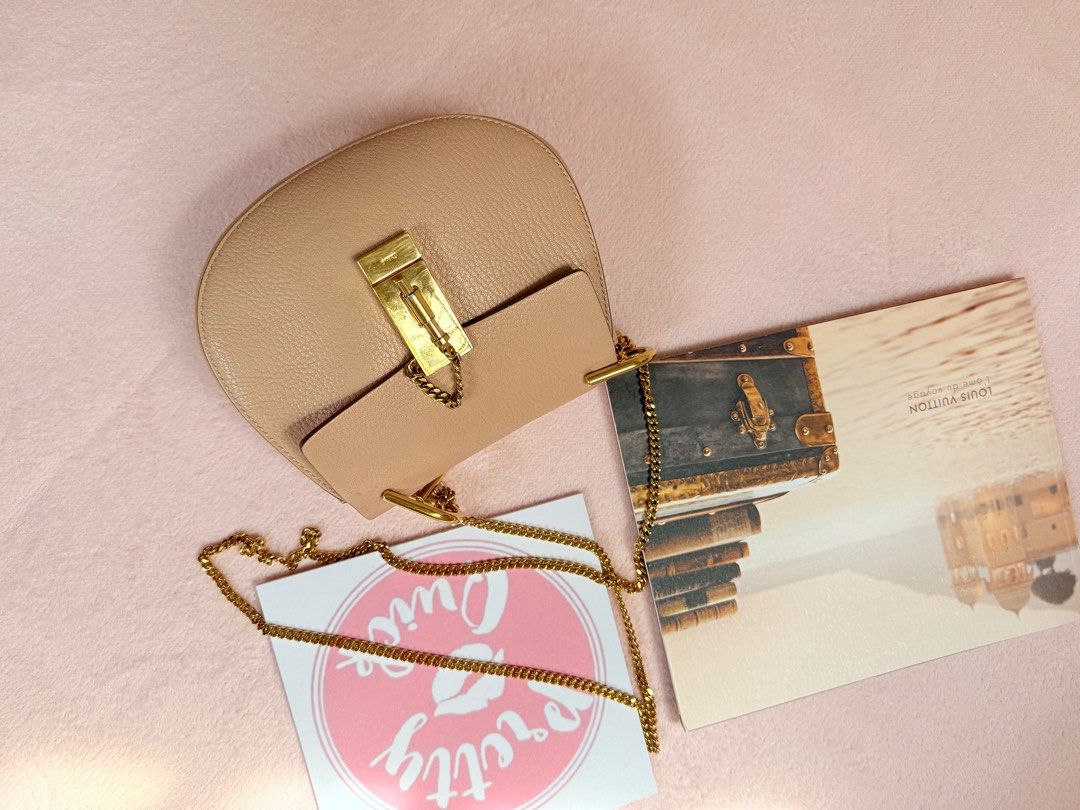 Authentic chloe drew small (Category: Luxury Bags & Wallets) located in Manila. Submitted by _prettyquick (Listing ID 1351150154, Image 1). Description: Preowned 100% Authentic Follow us on instagram for more luxury items @_prettyquick.
