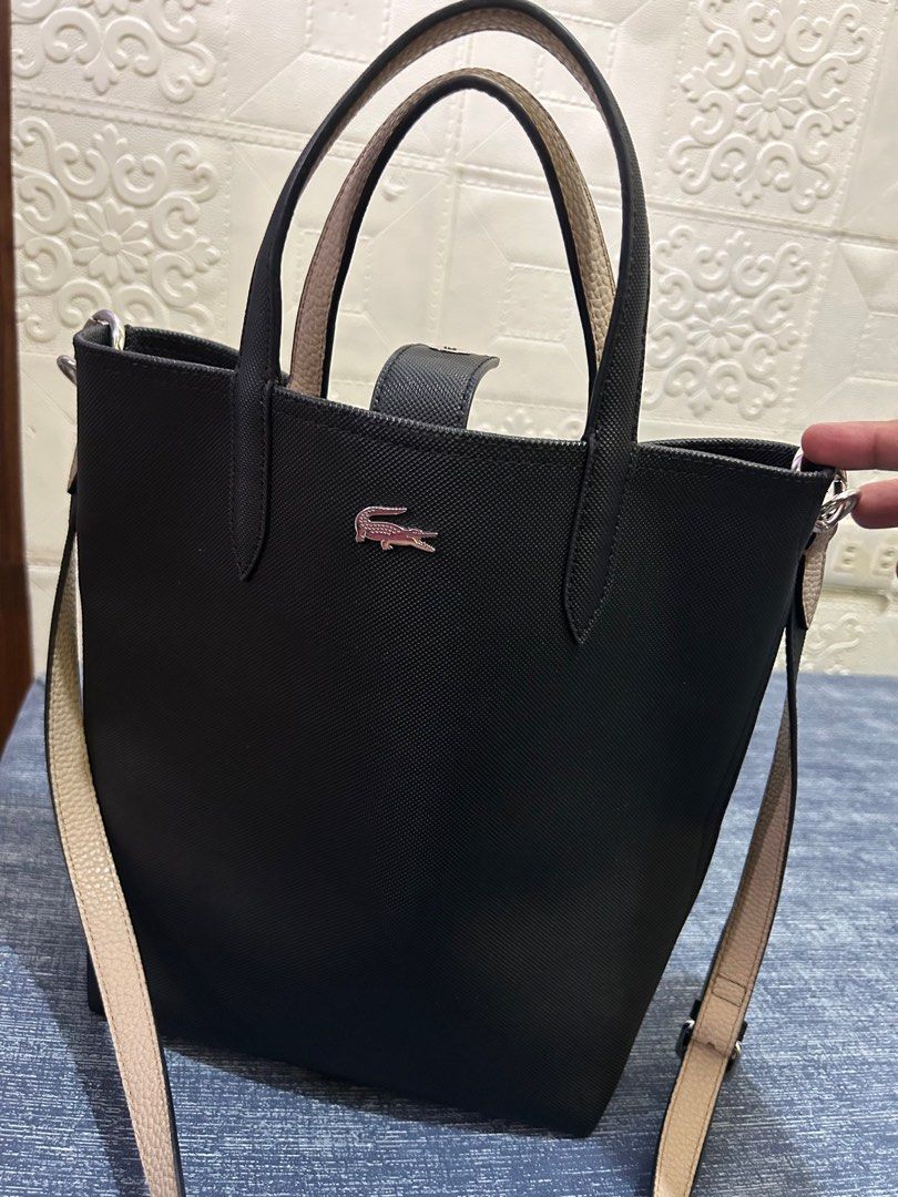 Authentic Lacoste (Category: Shoulder Bags) located in Rizal. Submitted by declutter101s (Listing ID 1351114283, Image 2). Description: Guaranteed authentic money back guaranteed if proven fake. Reversible .