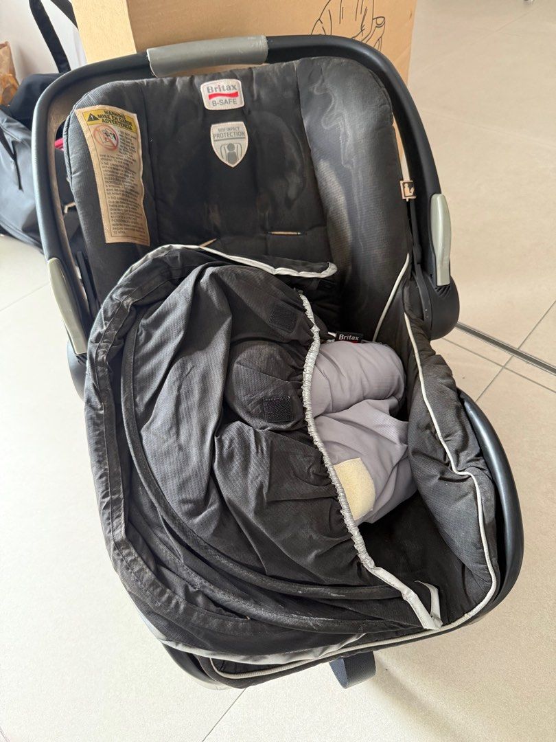 Britax Car Seat (Category: Car Seats) located in Quezon City. Submitted by lgc27 (Listing ID 1351095970, Image 1). Description: Comes with Britax pillow Best for newborns.