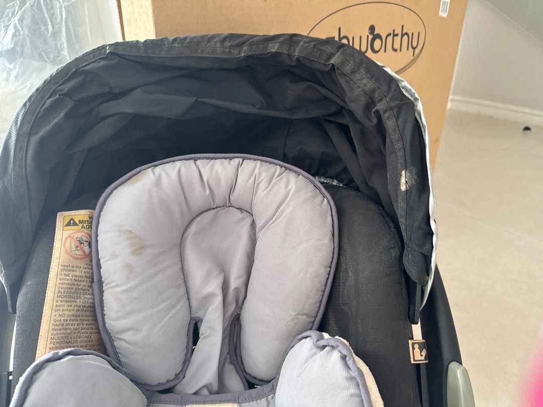 Britax Car Seat (Category: Car Seats) located in Quezon City. Submitted by lgc27 (Listing ID 1351095970, Image 3). Description: Comes with Britax pillow Best for newborns.
