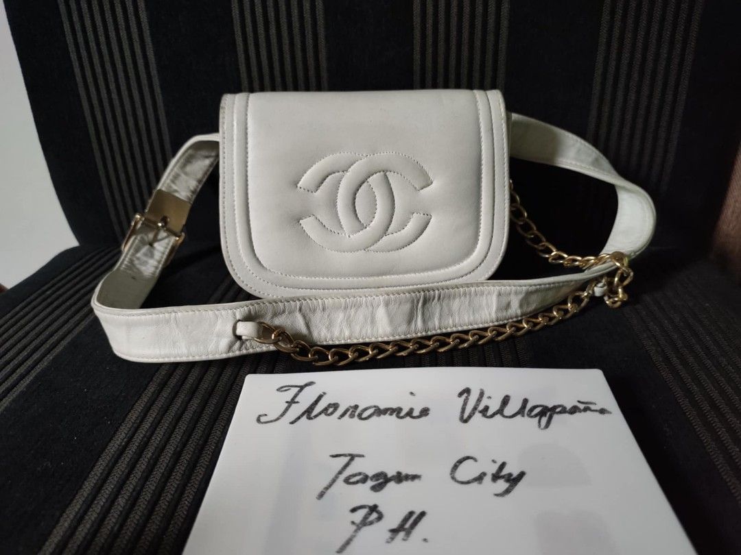 Chanel vintage type beltbag (Category: Luxury Bags & Wallets) located in Tagum. Submitted by luxbagelyas (Listing ID 1351175251, Image 1). Description: with sign of use parng vintage genuine leather may tarnish sa hardware mini size.