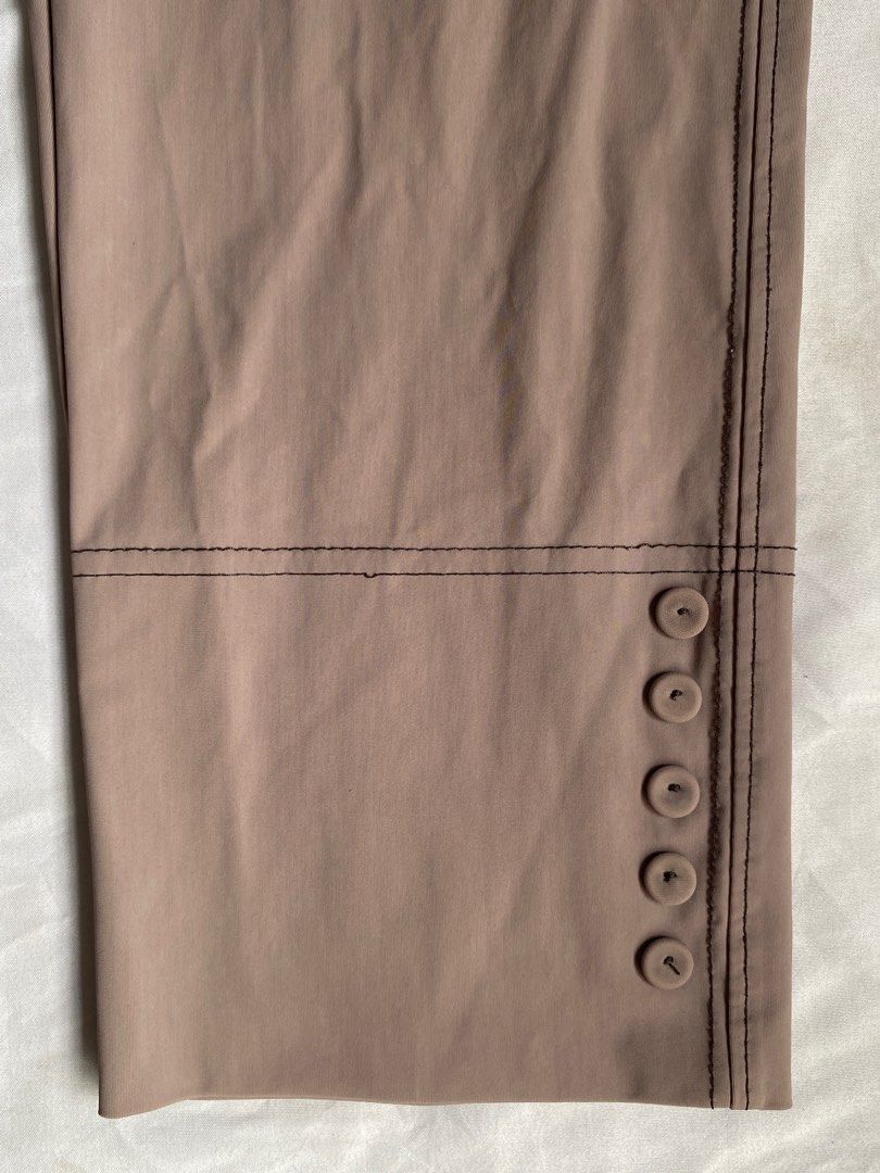 Dark Beige Contrast Color Trouser Pants (Category: Other Bottoms) located in Manila. Submitted by jo0e__ (Listing ID 1351147303, Image 2). Description: .