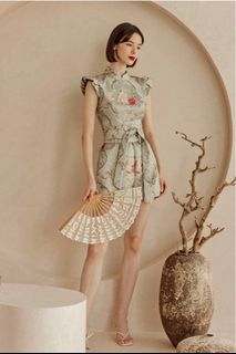 (Category: ) located in . Submitted by lolamon_wardrobe (Listing ID 1351142924, Image 1). Description: .