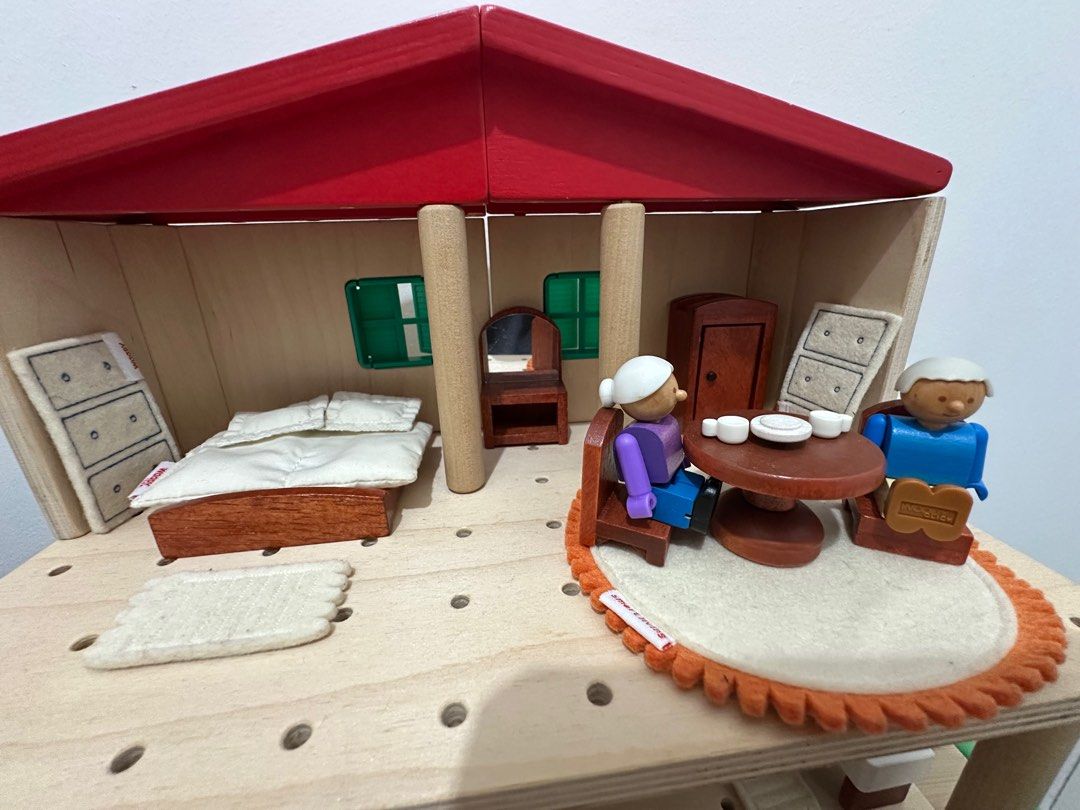 Woody Click Doll House (Category: Kids Toys) located in Pasig City. Submitted by ceedeevee (Listing ID 1349782053, Image 3). Description: EUC; Complete Can be built in different ways MOP: GCash, Maya .