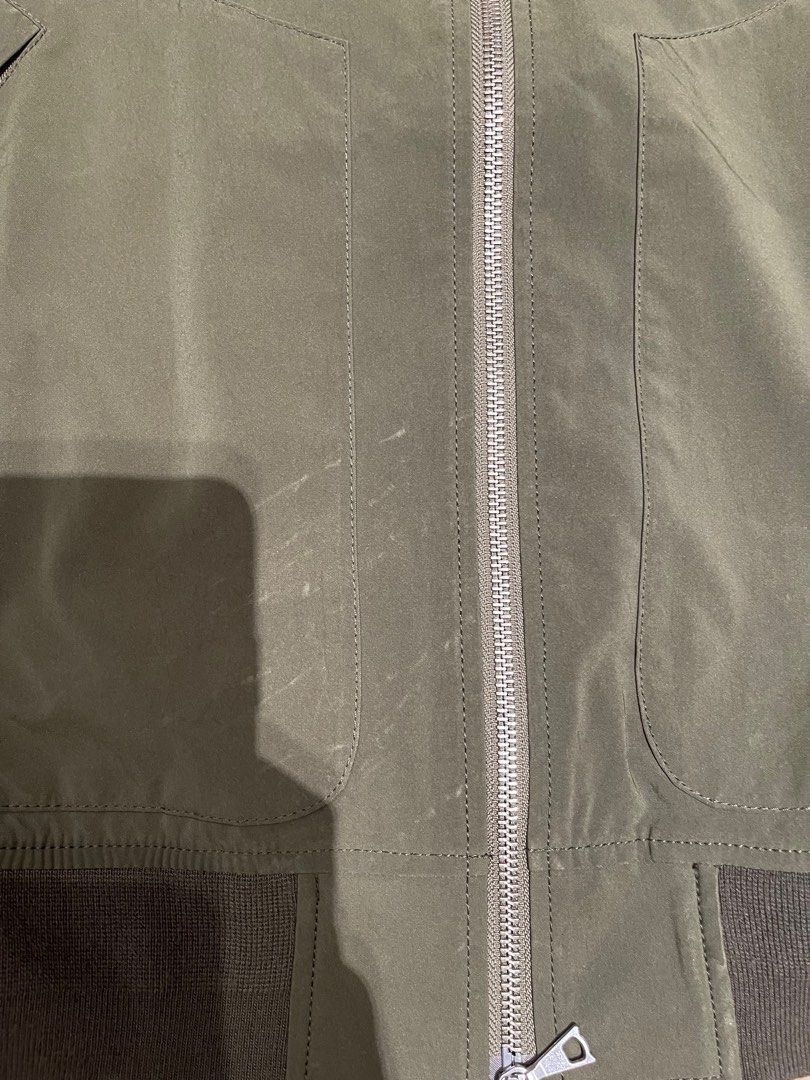 Hare Jacket （分類：外套及戶外衣服）位於 Hong Kong。 由 axb2aeh7rd 提交（商品編號 1351207576，圖片 6）。簡介： 胸: 54.5 cm 衣長: 67cm 順豐到付。