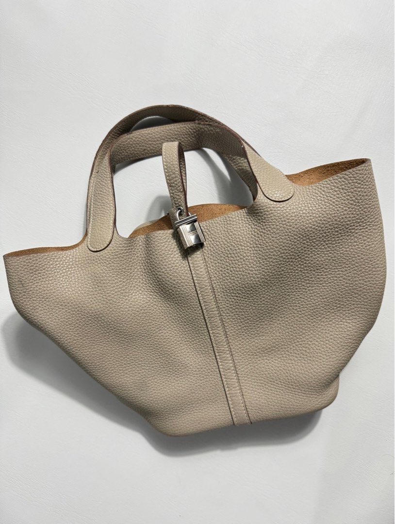 Hermes Picotin (Category: Luxury Bags & Wallets) located in Binalonan. Submitted by sheenaluxarchive (Listing ID 1351228855, Image 1). Description: Bought in hk box Rank ab+ Self authentication Missing keys No major flaws Medium size Sign of wear only.