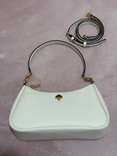 (Category: ) located in . Submitted by preloved_bymissm (Listing ID 1351192021, Image 1). Description: .