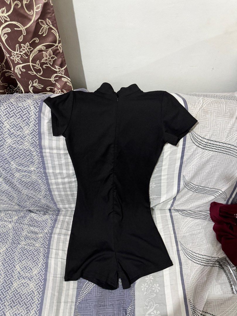 Lovito Romper Ribbed zipper short sleeve (Category: Rompers) located in Manila. Submitted by liiiightt (Listing ID 1351168664, Image 3). Description: Preloved Lovito Size small.
