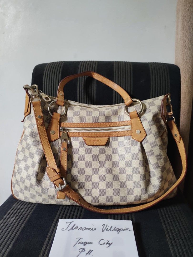 Lv Azur Large (Category: Luxury Bags & Wallets) located in Tagum. Submitted by luxbagelyas (Listing ID 1351174934, Image 1). Description: Good condition tarnish or faded hardware large size.