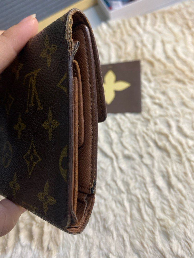 lv wallet (Category: Luxury Bags & Wallets) located in Antipolo. Submitted by prelovedcloseta (Listing ID 1351078217, Image 3). Description: auth lv wallet semi wallet size preloved with signs of usage need recolor ng mga bill compartment ( usual issue ng lv).