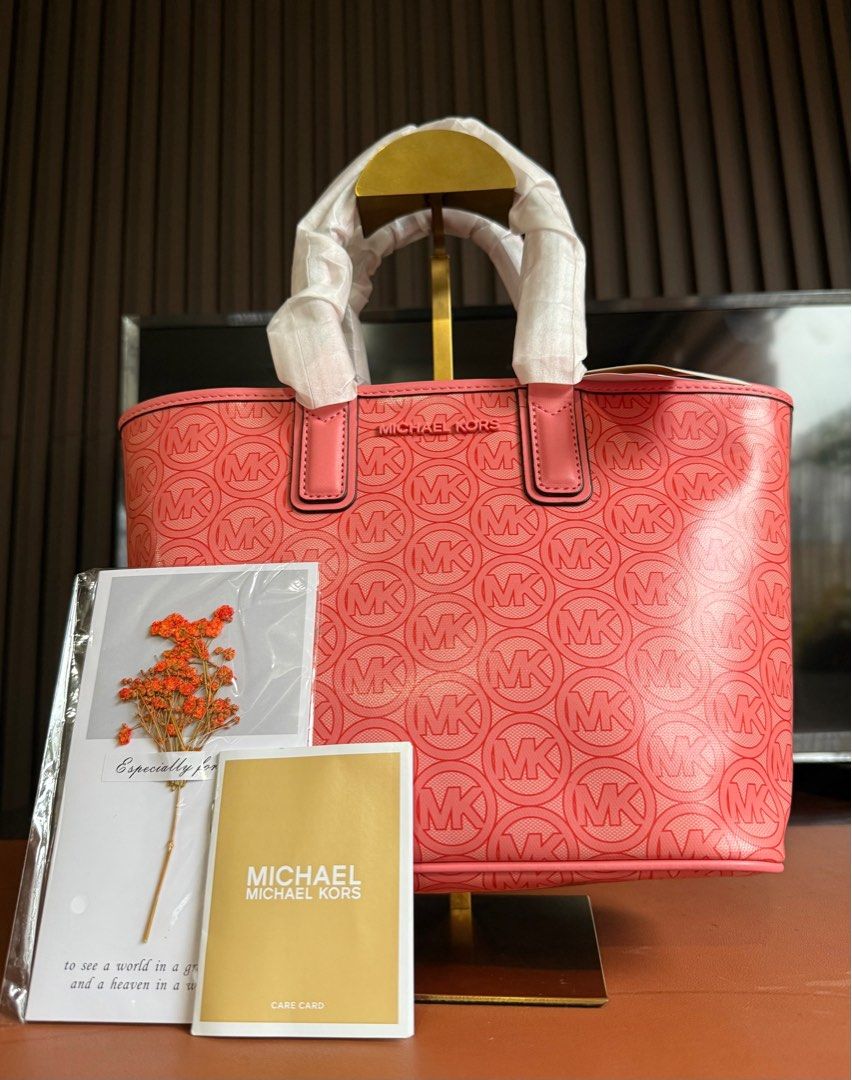 Michael Kors Jodie Small Tote bag (Category: Luxury Bags & Wallets) located in Manila. Submitted by gjion (Listing ID 1351077697, Image 1). Description: .