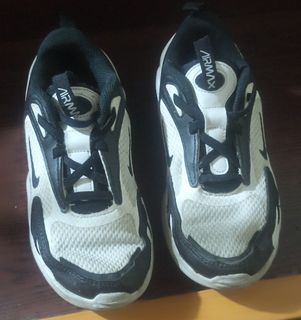 (Category: ) located in . Submitted by a.frij (Listing ID 1351246129, Image 1). Description: .