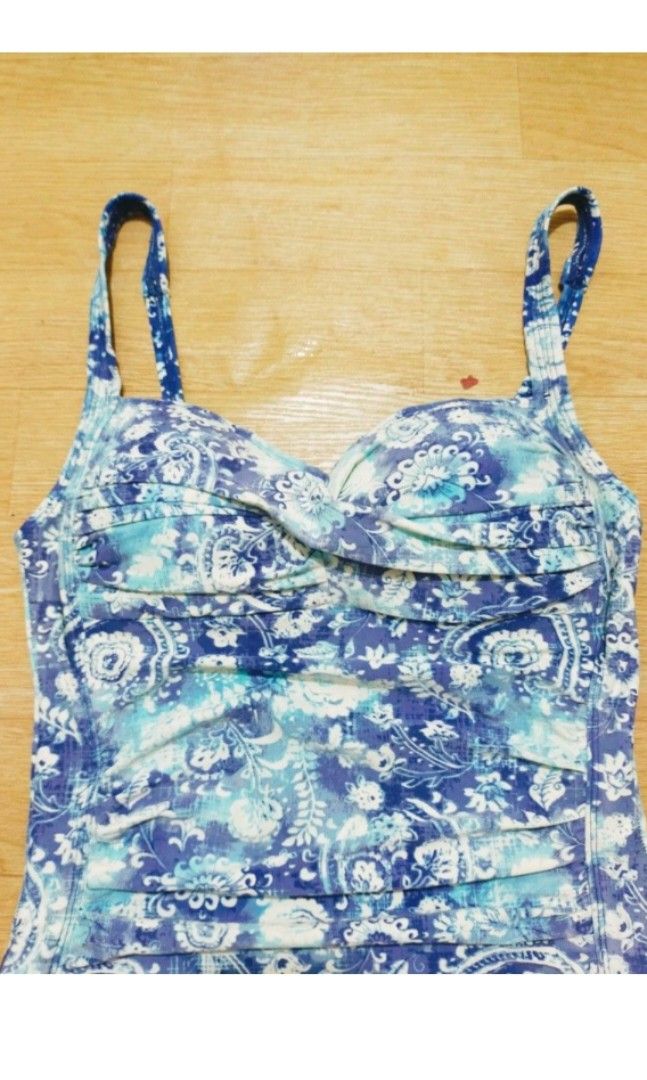 NIPTUCK Tummy Control Onepiece Large (Category: Bikinis & Swimsuits) located in Batangas. Submitted by ceejayc (Listing ID 1351199382, Image 2). Description: paded fit up to medium to large.