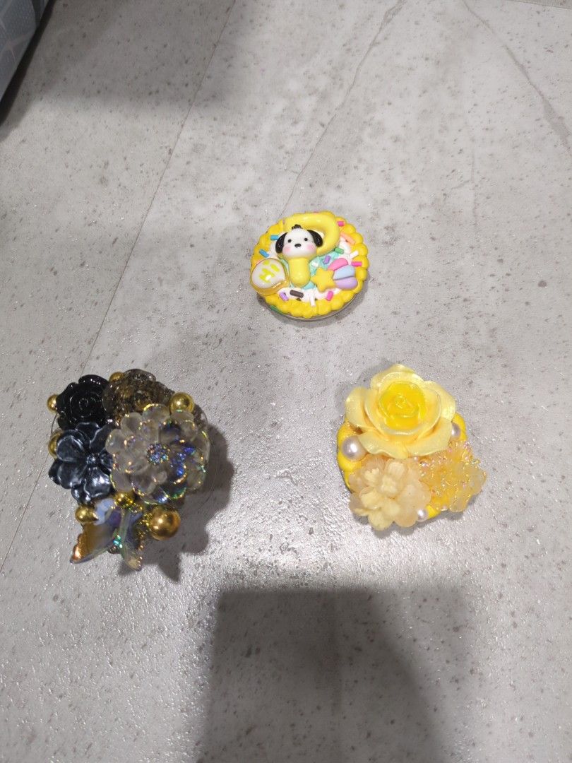 Pop socket (Category: Other Mobile & Gadget Accessories) located in Singapore. Submitted by stuffathomesg (Listing ID 1351177102, Image 1). Description: Received 3 pop sockets in January. Get them all for only $7.50!.