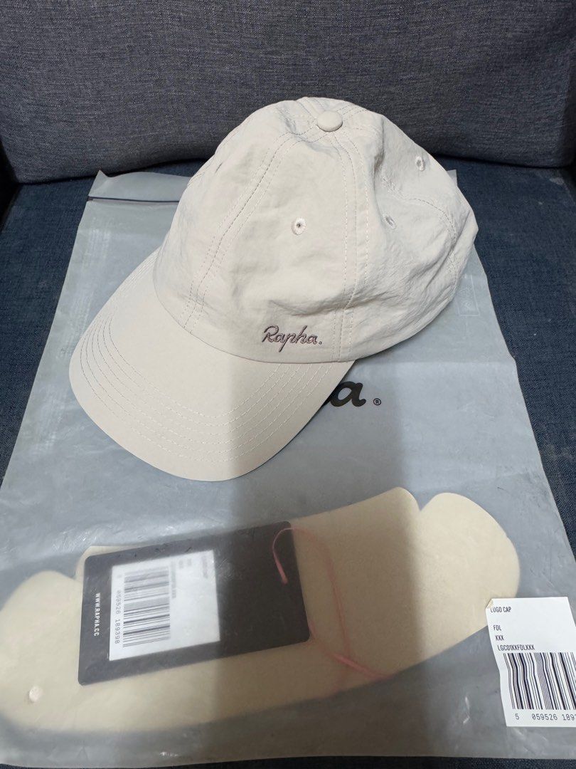 Rapha Cap logo (Category: Cap & Hats) located in Simpang Ampat. Submitted by cyclingabib (Listing ID 1351119954, Image 1). Description: New Tag Rapha logo nice color Very impontant Tag rapha.