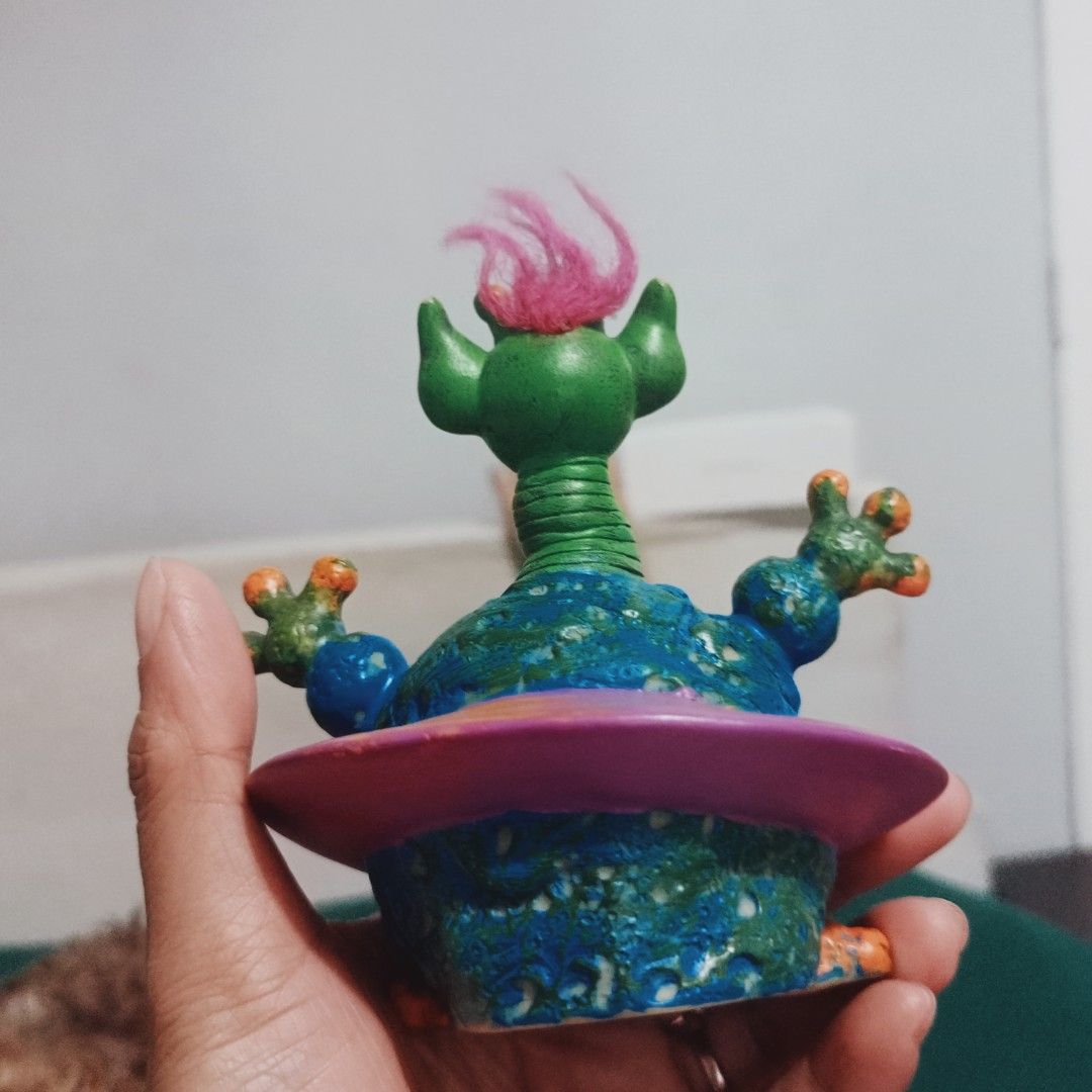 Rare alien Russ troll (Category: Vinyls) located in Manila. Submitted by feg39 (Listing ID 1351158102, Image 3). Description: lp posted location Marulas Valenzuela no orange app.