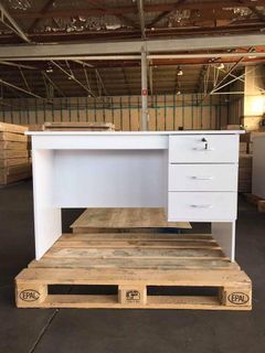 (Category: ) located in . Submitted by priceworthfurniture (Listing ID 1351079999, Image 1). Description: .