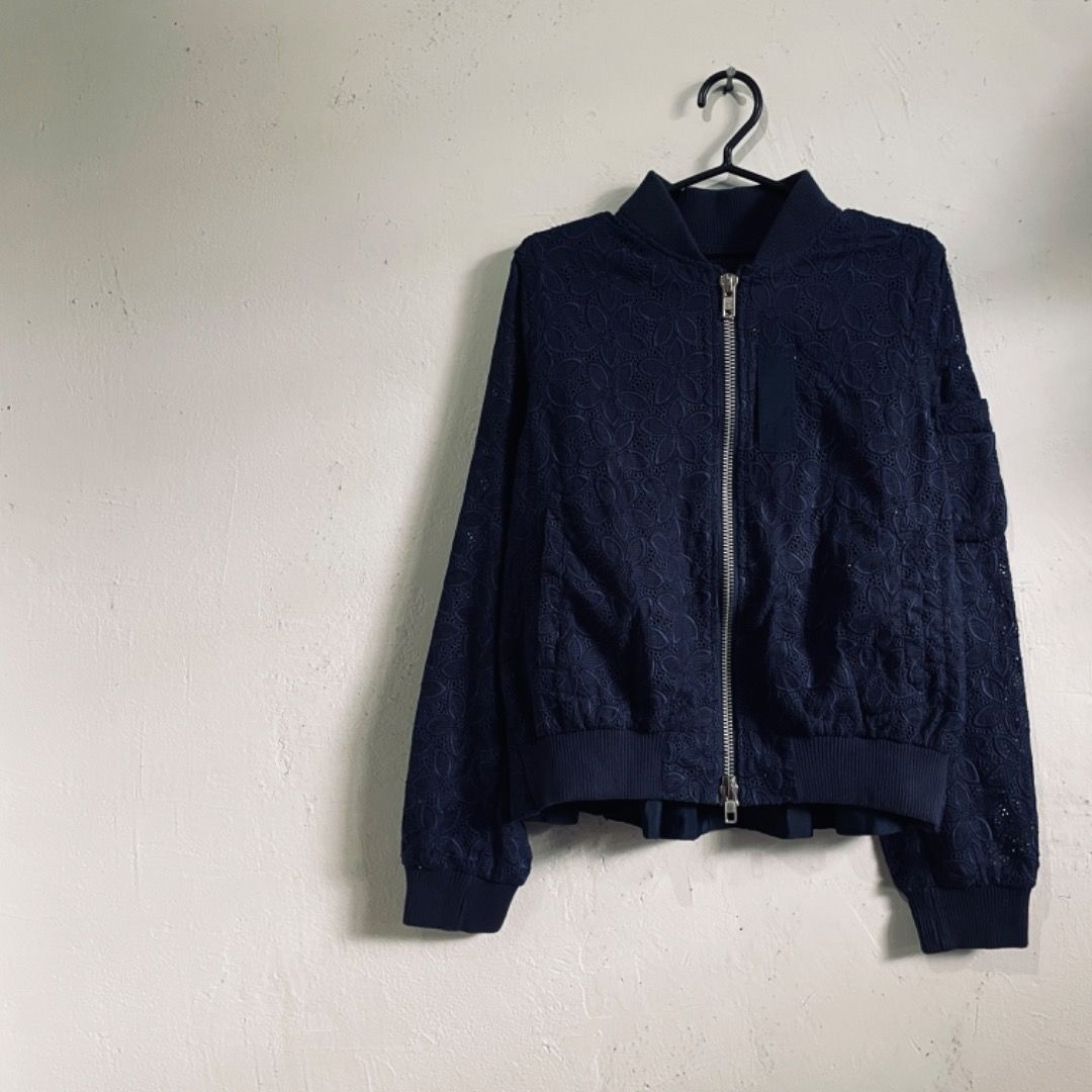 Sacai Floral Pattern Bomber Jacket (Category: Luxury Apparel) located in Caloocan City. Submitted by cast.archives (Listing ID 1351187031, Image 1). Description: Sacai Floral Pattern Bomber Jacket Size: Medium Condition: Very good Flaws: Minimal runs and Sign of used 3,500+shipping fee.
