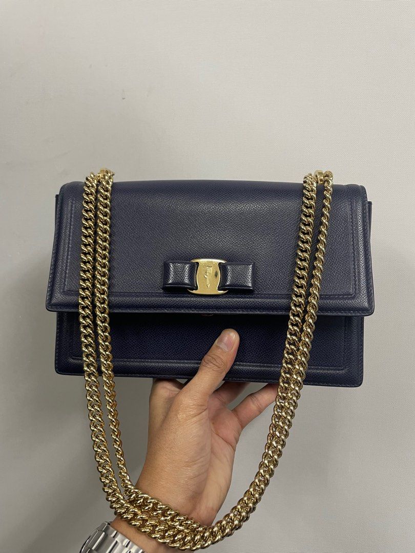 SALVATORRE FERRAGAMO (Category: Luxury Bags & Wallets) located in Manila. Submitted by luxemax_09 (Listing ID 1351094870, Image 3). Description: .