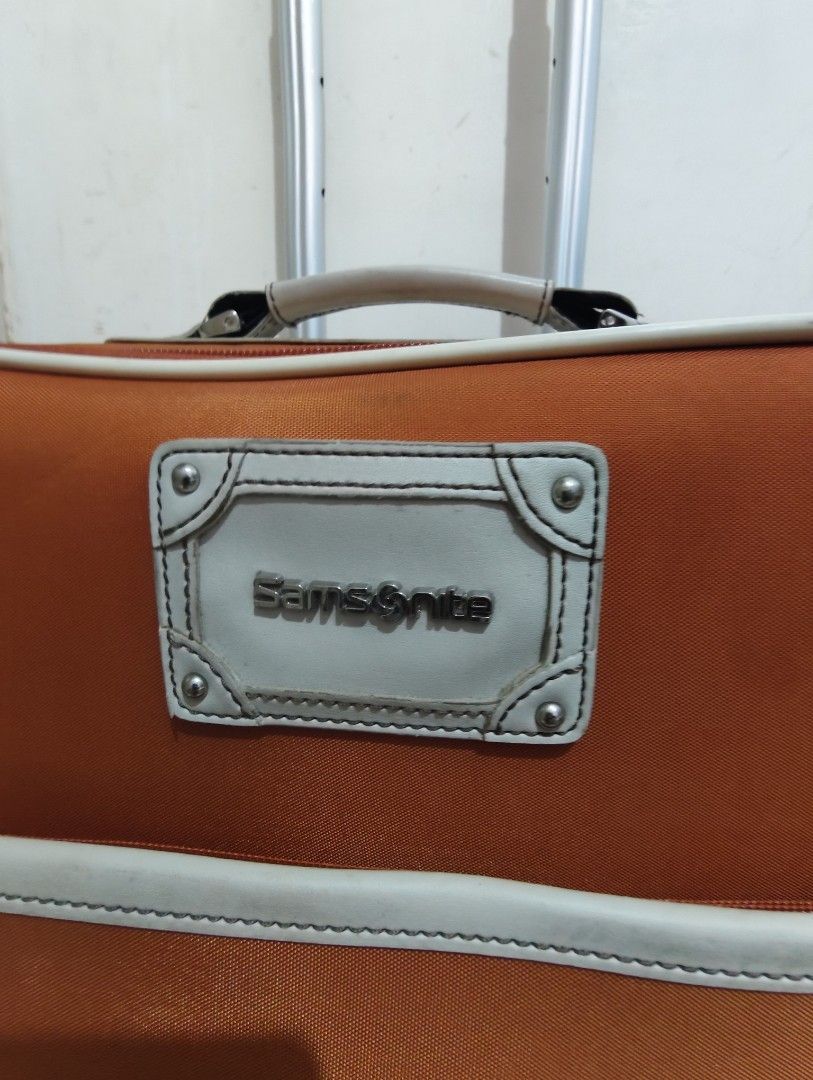 SAMSONITE LUGGAGE BAG (Category: Luggage) located in Manila. Submitted by babz30261 (Listing ID 1351115420, Image 2). Description: luggage bag Samsonite good quality condition No issues good quality of wheels 360...