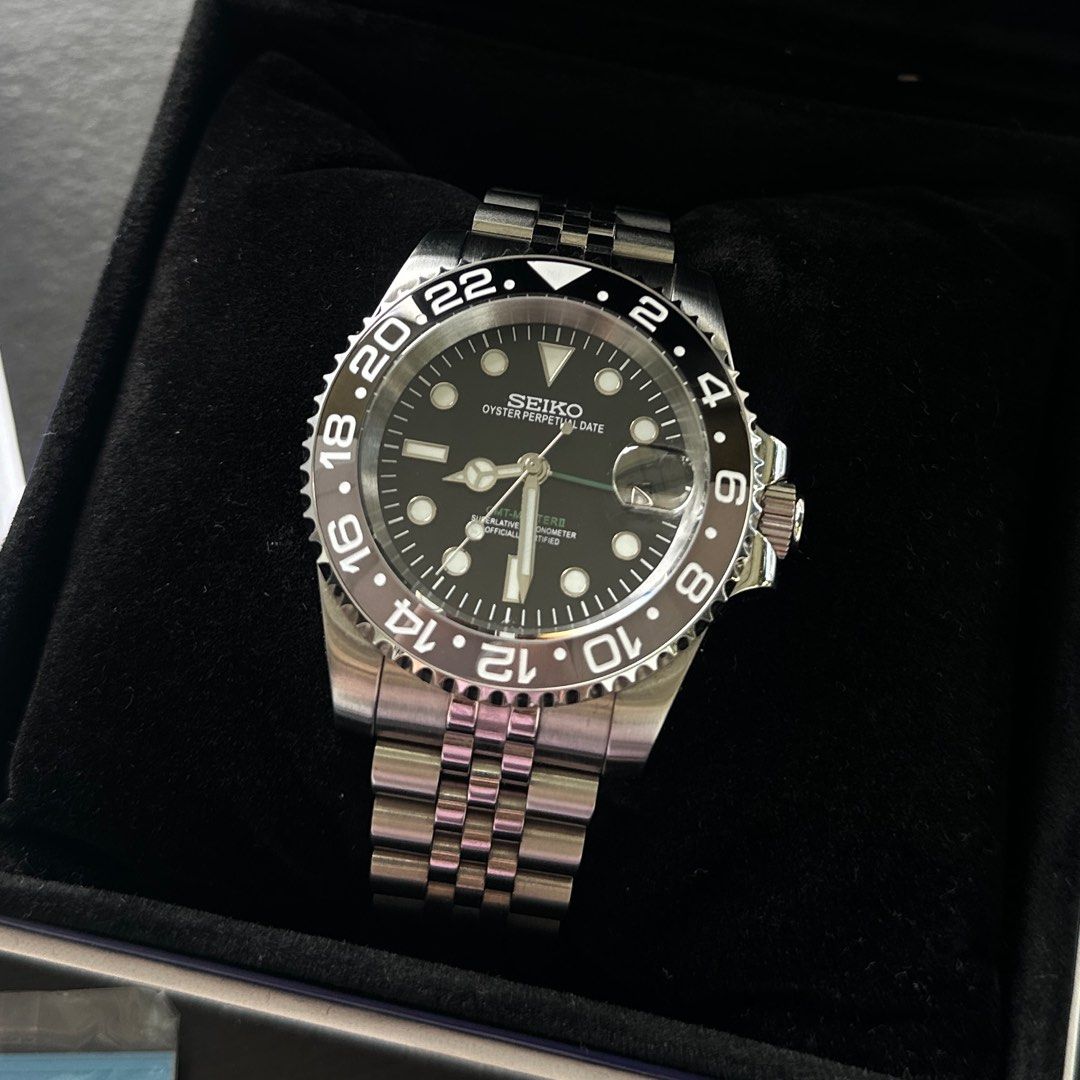 Seiko Mod Bruce Wayne (Category: Luxury Watches) located in Bulacan. Submitted by icoffee_ (Listing ID 1351109603, Image 1). Description: Seiko Mod GMT Master II Bruce Wayne 2024 Green Arrow 40mm From Japan 🇯🇵 .