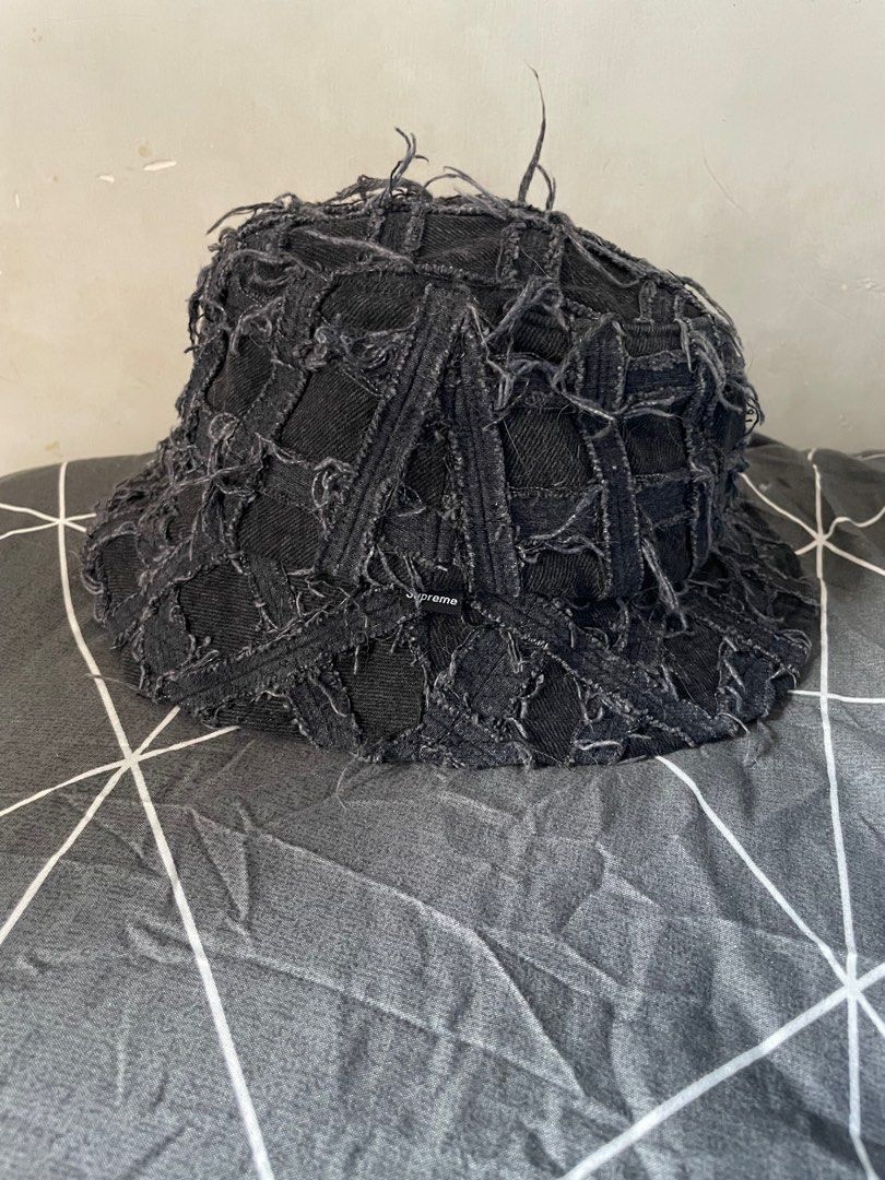 Supreme Frayed Patchwork Denim Crusher 漁夫帽, 名牌, 服裝- Carousell