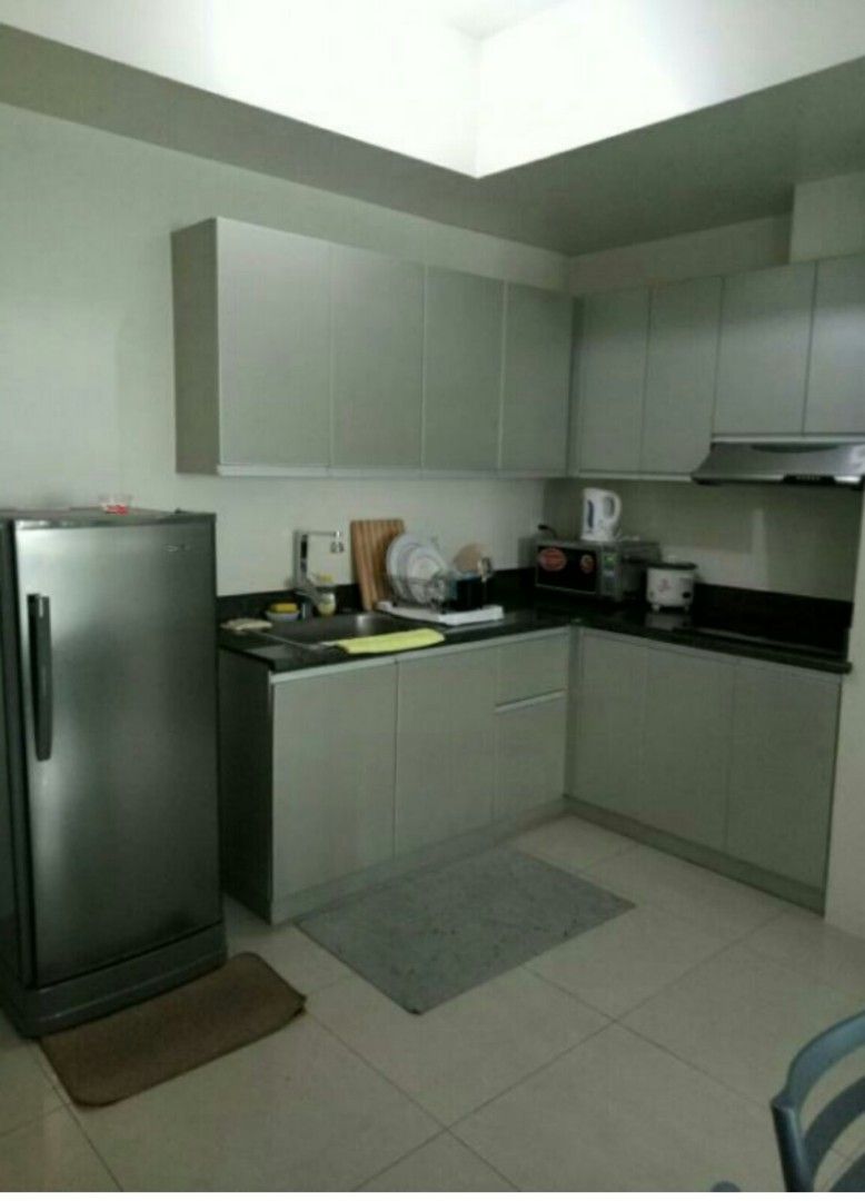 The Beacon Residences (Category: Apartments & Condos) located in Makati City. Submitted by royalstorm_2ff6b8 (Listing ID 1351115538, Image 1). Description: selling my 1bdr unit (44sqm) with parking. it located in Arnaiz and Chino Roces. Very strategic location for working people and students. walking distance to greenbelt, makati med, sm and one ayala. don bosco is just across. 6.5 NET DIRECT BUYER ONLY.