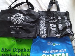 (Kategori: ) berada di . Dikirim oleh yulianasud (ID iklan 1351195327, Gambar 1). Deskripsi: .