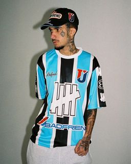 (Category: ) located in . Submitted by thehypewear.co (Listing ID 1351153761, Image 1). Description: .